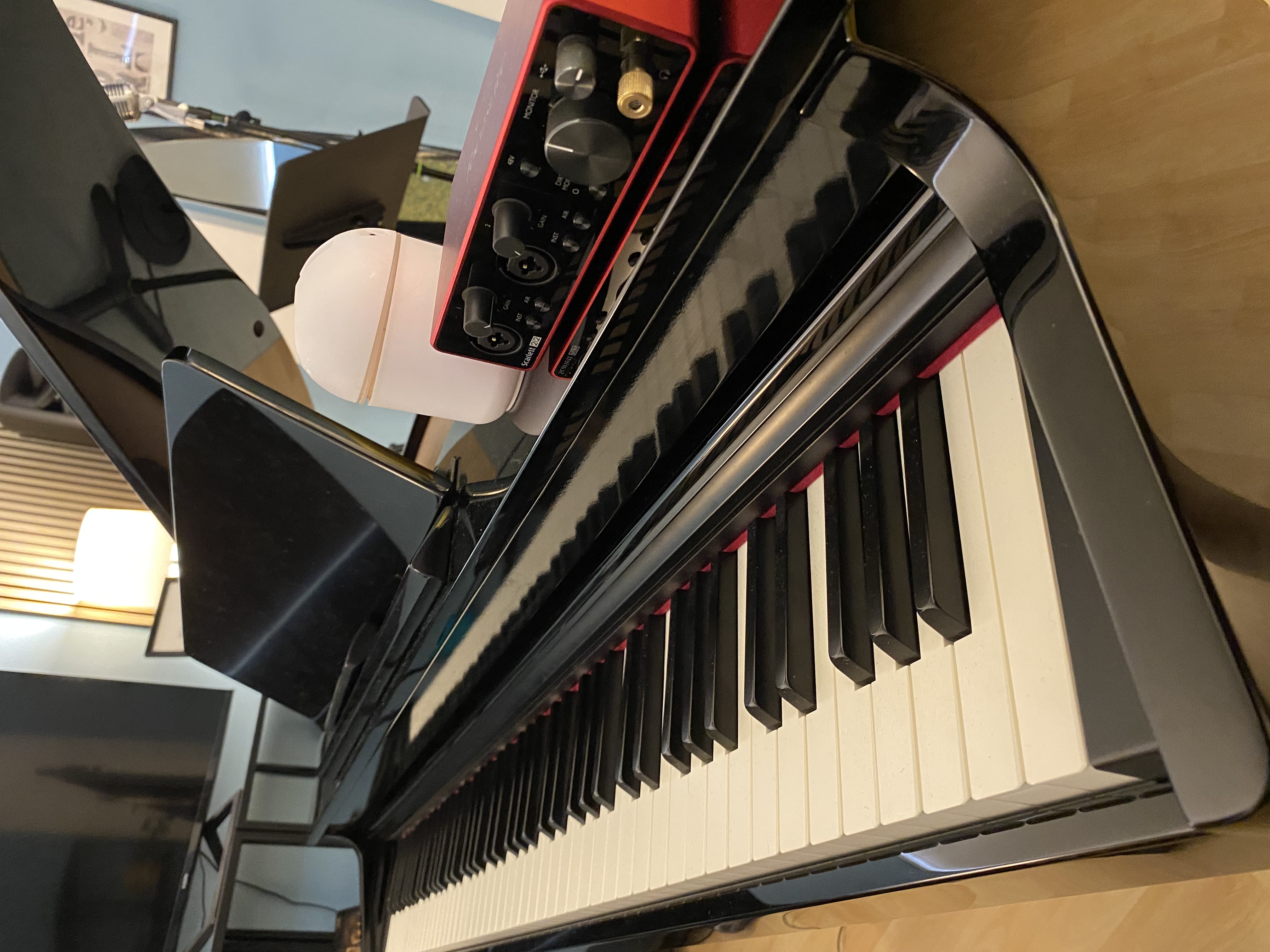 Equipamiento de audio y piano